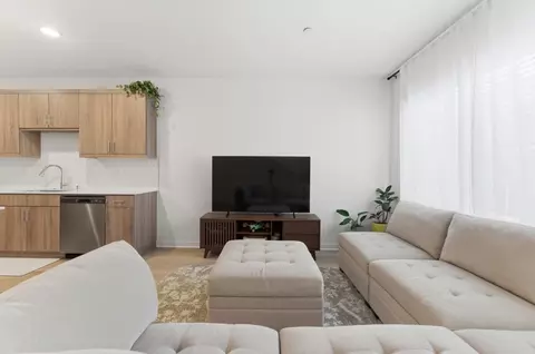 Living - 35172 Rangpur Ln, Fallbrook, CA 92028 photo 3 of 3