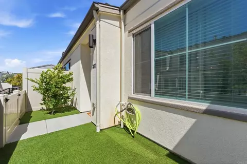 Exterior - 35172 Rangpur Ln, Fallbrook, CA 92028 photo 5 of 7