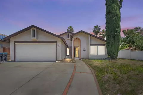 9715 Kenesaw Ct, Santee, CA 92071
