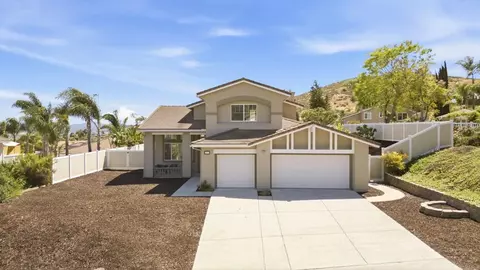 9910 Mollie Ln, Santee, CA 92071