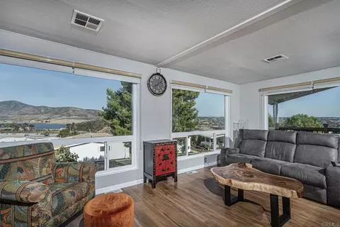 275 S Worthington St #SPC 52, Spring Valley, CA 91977