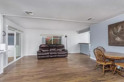 275 S Worthington St #SPC 52, Spring Valley, CA 91977 photo 10