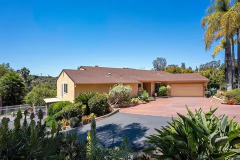 11021 Valley Lights Dr, El Cajon, CA 92020