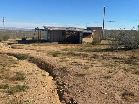988 Old Woman Springs Rd, Yucca Valley, CA 92284