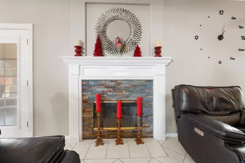 Living - 2130 Buchanan Ave, Calexico, CA 92231 photo 4 of 4
