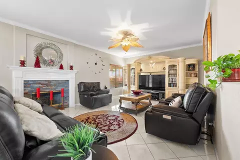 Living - 2130 Buchanan Ave, Calexico, CA 92231 photo 1 of 4