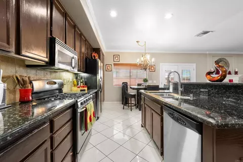 Kitchen - 2130 Buchanan Ave, Calexico, CA 92231 photo 3 of 5