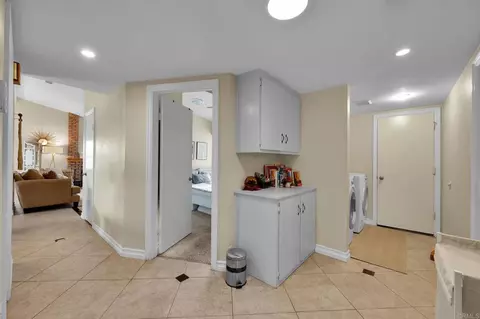 Entry Way - 2024 Pierce Ct, El Cajon, CA 92019 photo 1 of 1