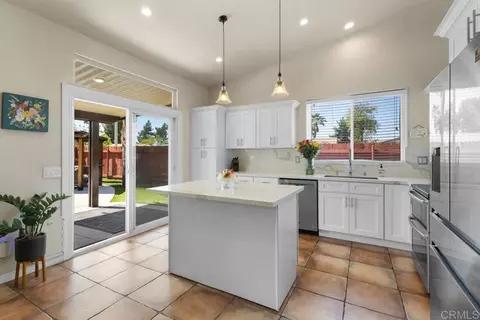 Kitchen - 44761 Potestas Dr, Temecula, CA 92592 photo 5 of 6
