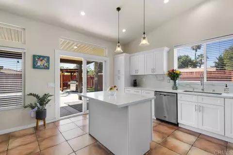 Kitchen - 44761 Potestas Dr, Temecula, CA 92592 photo 4 of 6