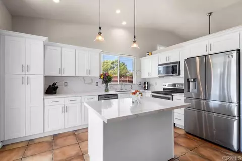 Kitchen - 44761 Potestas Dr, Temecula, CA 92592 photo 3 of 6