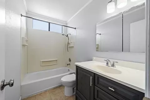 Bath - 1604 Presioca St #5, Spring Valley, CA 91977 photo 2 of 2