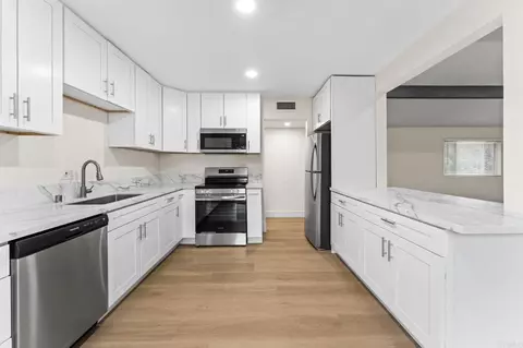 Kitchen - 226 Lento Ln, El Cajon, CA 92021 photo 3 of 6