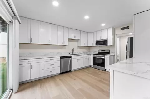 Kitchen - 226 Lento Ln, El Cajon, CA 92021 photo 4 of 6