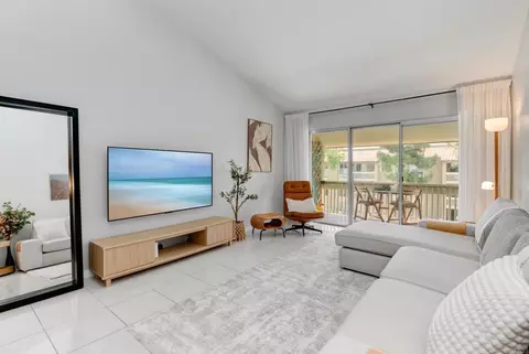 1885 Diamond St #323, San Diego, CA 92109