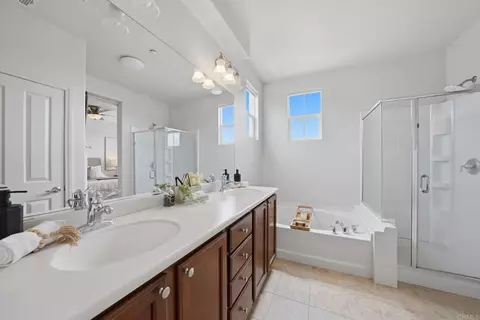 Bath - 1410 Rosemonde Ln, Santee, CA 92071 photo 1 of 3