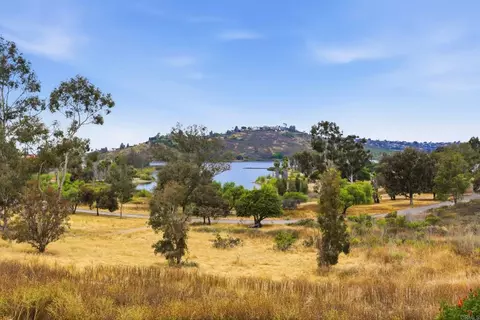 5704 Baltimore Dr #304, La Mesa, CA 91942