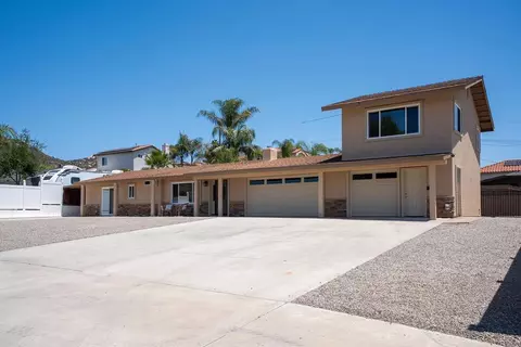 10704 El Nopal, Santee, CA 92071