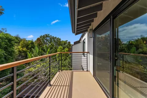 Exterior - 674 Hygeia Ave, Encinitas, CA 92024 photo 3 of 7