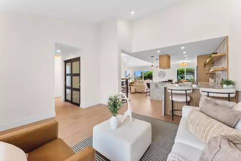 Entry Way - 674 Hygeia Ave, Encinitas, CA 92024 photo 2 of 2