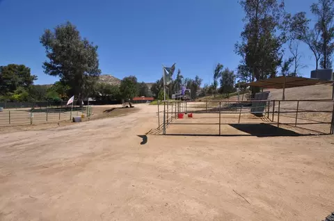 18240 Bunny Dr, Jamul, CA 91935 photo 4
