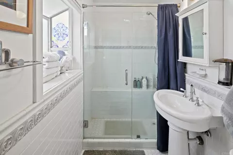 Bath - 649 I Ave, Coronado, CA 92118 photo 1 of 4