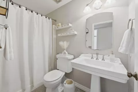 Bath - 2553 Granada Cir, Spring Valley, CA 91977 photo 1 of 2