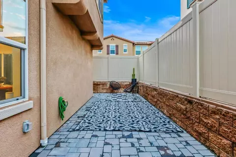 Exterior - 506 Willowmore St, Vista, CA 92081 photo 3 of 4