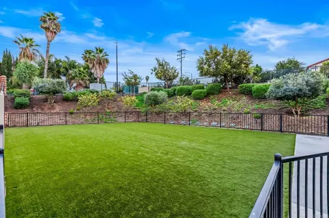 Exterior - 506 Willowmore St, Vista, CA 92081 photo 4 of 4