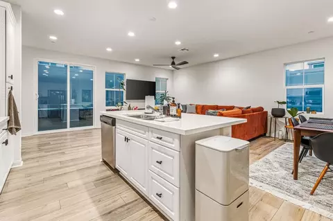Entry Way - 506 Willowmore St, Vista, CA 92081 photo 1 of 2