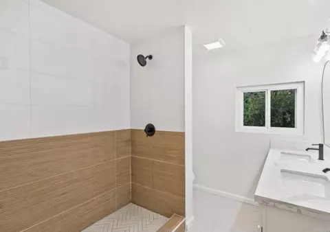 Bath - 3457 Kenora Dr, Spring Valley, CA 91977 photo 1 of 3