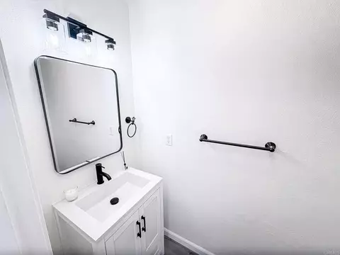 Bath - 3005 Litt Rd, Modesto, CA 95355 photo 1 of 11