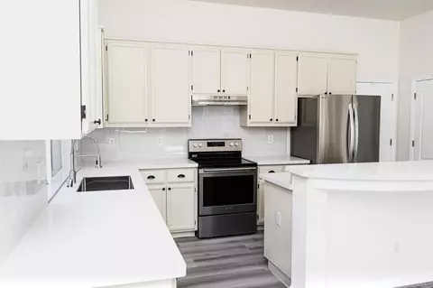 Kitchen - 3005 Litt Rd, Modesto, CA 95355 photo 3 of 4
