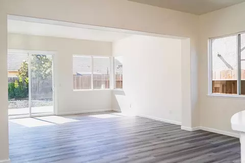 Living - 3005 Litt Rd, Modesto, CA 95355 photo 3 of 6