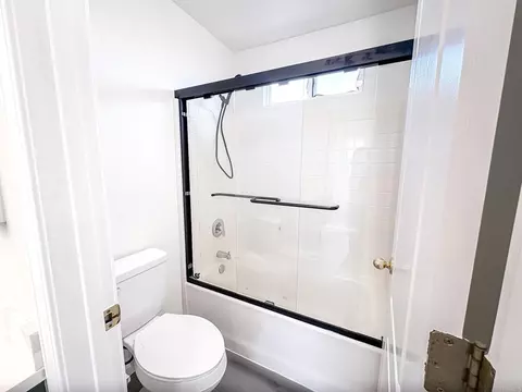 Bath - 3005 Litt Rd, Modesto, CA 95355 photo 6 of 11