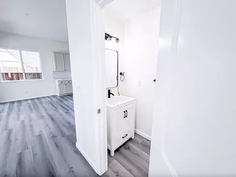 Entry Way - 3005 Litt Rd, Modesto, CA 95355 photo 3 of 7