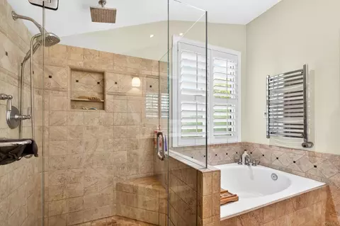 Bath - 4680 Allende Ave, Oceanside, CA 92057 photo 4 of 4