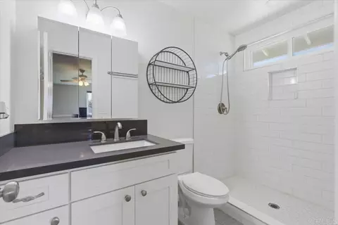 Bath - 1412 Keyser Rd, Ramona, CA 92065 photo 2 of 2