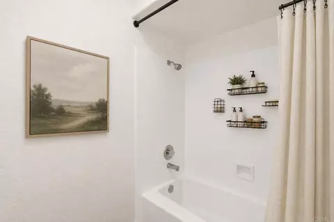 Bath - 639 Alice St, Ramona, CA 92065 photo 4 of 5