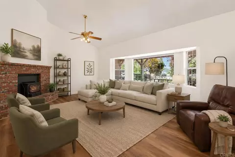 Living - 639 Alice St, Ramona, CA 92065 photo 2 of 5