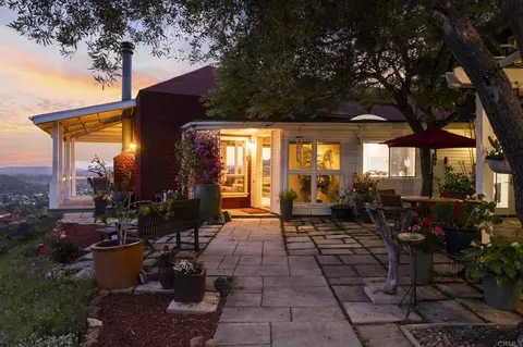 Exterior - 14645 High Valley Rd, Poway, CA 92064 photo 9 of 12