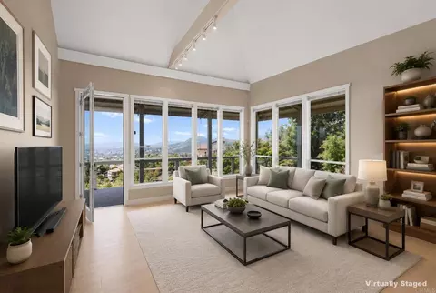 Living - 14645 High Valley Rd, Poway, CA 92064 photo 3 of 4