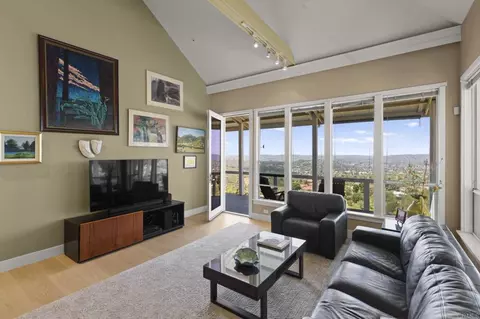 Living - 14645 High Valley Rd, Poway, CA 92064 photo 2 of 4