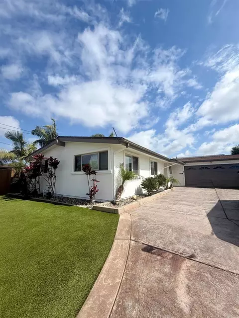 5185 Winthrop St, San Diego, CA 92117