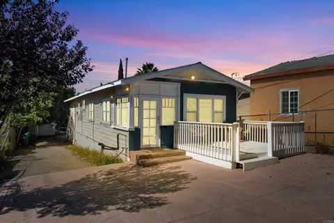 207 Cottonwood Rd, San Ysidro, CA 92173
