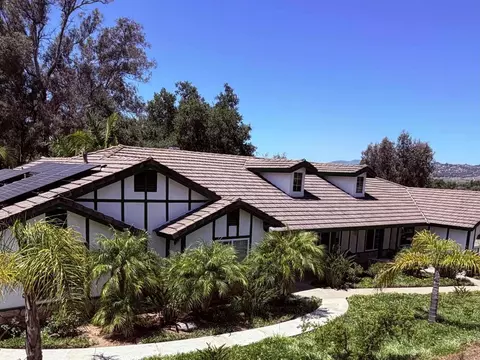 524 Rosvall Dr, Fallbrook, CA 92028