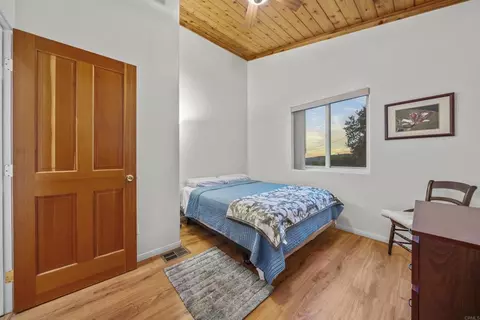 Bedroom - 35465 Sunset Ln, Julian, CA 92036 photo 1 of 2