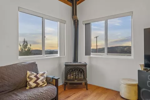 Living - 35465 Sunset Ln, Julian, CA 92036 photo 5 of 7