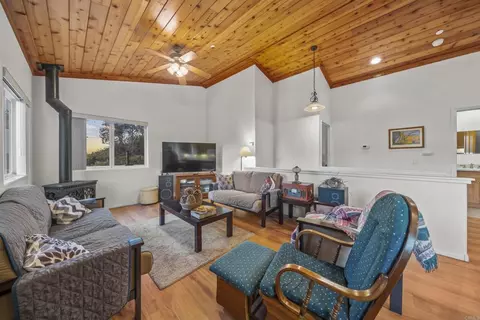 Living - 35465 Sunset Ln, Julian, CA 92036 photo 4 of 7