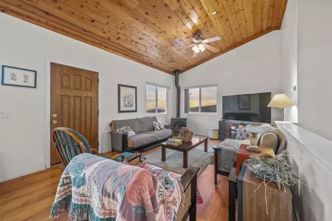 Living - 35465 Sunset Ln, Julian, CA 92036 photo 2 of 7